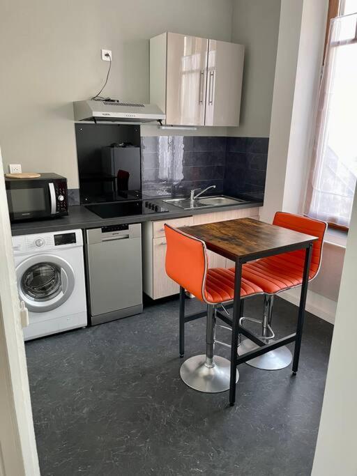 Appartement Idealement Situe Charleville-Mézières Exterior foto